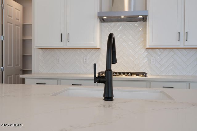 40113 N Alameda Drive, San Tan Valley, AZ 85140