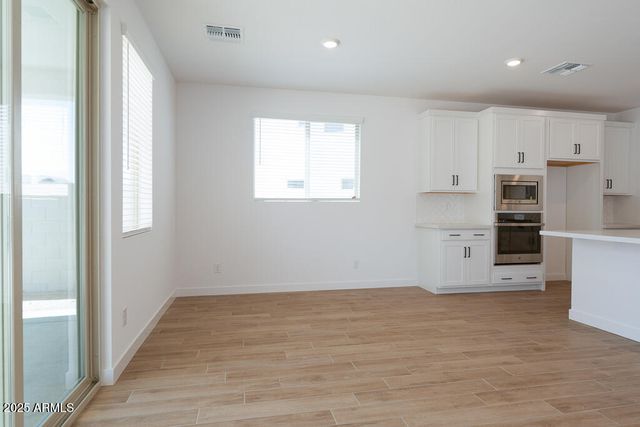 40113 N Alameda Drive, San Tan Valley, AZ 85140