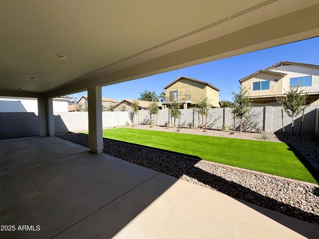 40113 N Alameda Drive, San Tan Valley, AZ 85140