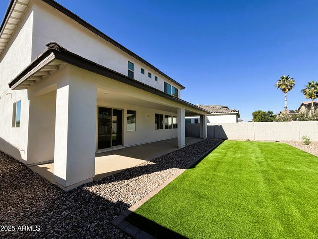 40113 N Alameda Drive, San Tan Valley, AZ 85140