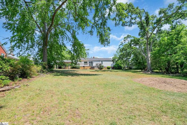12 First Baptist Church Road, Piedmont, SC 29673