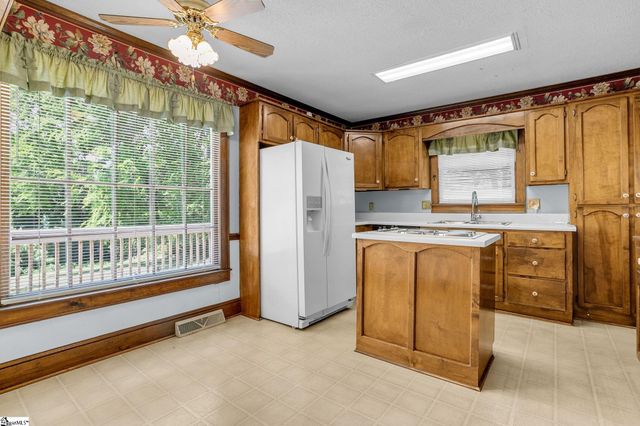 12 First Baptist Church Road, Piedmont, SC 29673