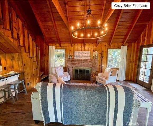 269 Hillside Road, Lake Arrowhead, CA 92352