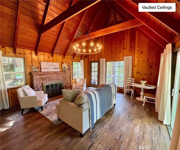 269 Hillside Road, Lake Arrowhead, CA 92352