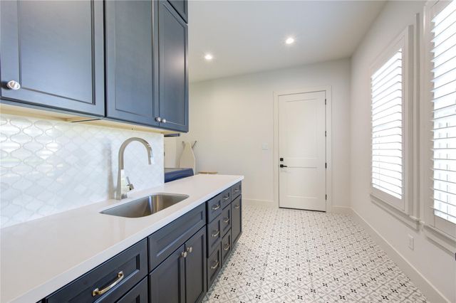1003 Wakefield Drive, Houston, TX 77018