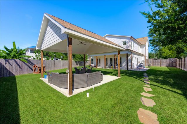 1003 Wakefield Drive, Houston, TX 77018