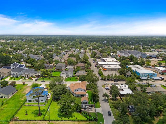 1003 Wakefield Drive, Houston, TX 77018