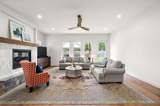 1003 Wakefield Drive, Houston, TX 77018