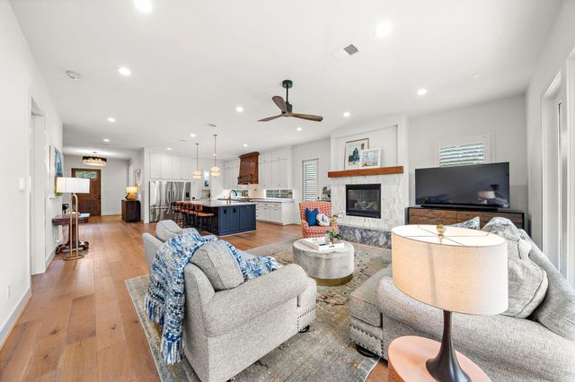 1003 Wakefield Drive, Houston, TX 77018
