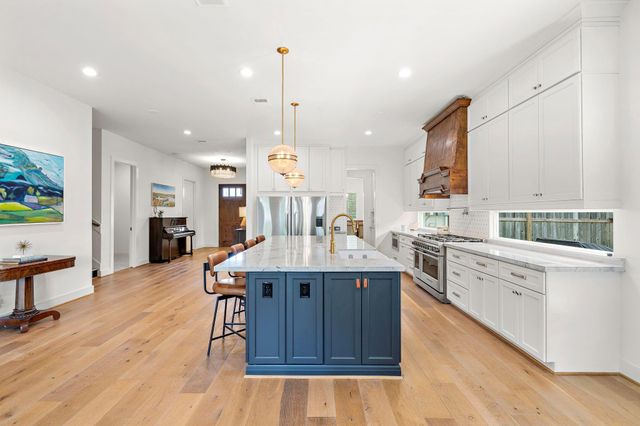1003 Wakefield Drive, Houston, TX 77018