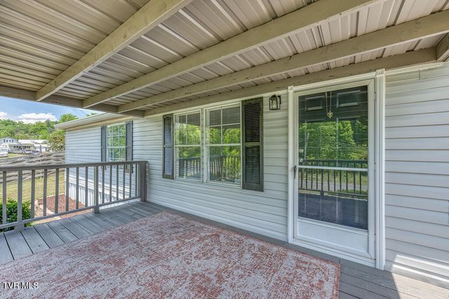 1993 Feathers Chapel Road, Blountville, TN 37617
