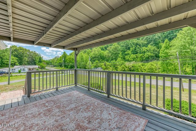 1993 Feathers Chapel Road, Blountville, TN 37617