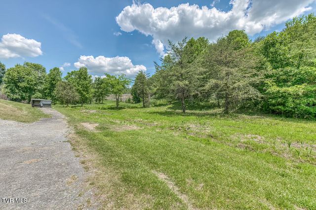 1993 Feathers Chapel Road, Blountville, TN 37617