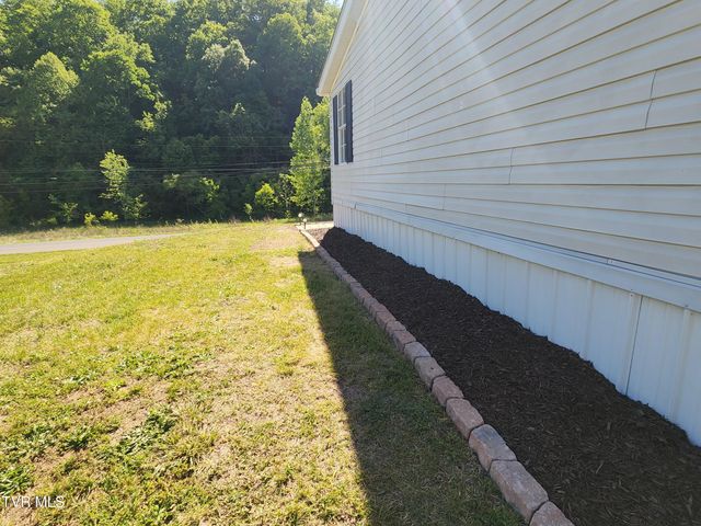 1993 Feathers Chapel Road, Blountville, TN 37617