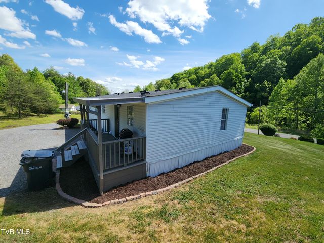 1993 Feathers Chapel Road, Blountville, TN 37617