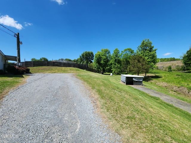1993 Feathers Chapel Road, Blountville, TN 37617