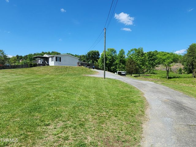 1993 Feathers Chapel Road, Blountville, TN 37617