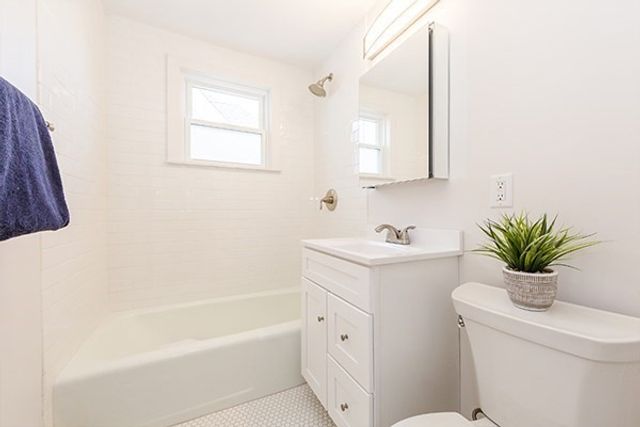 150 Brown St 2L, Waltham, MA 02453