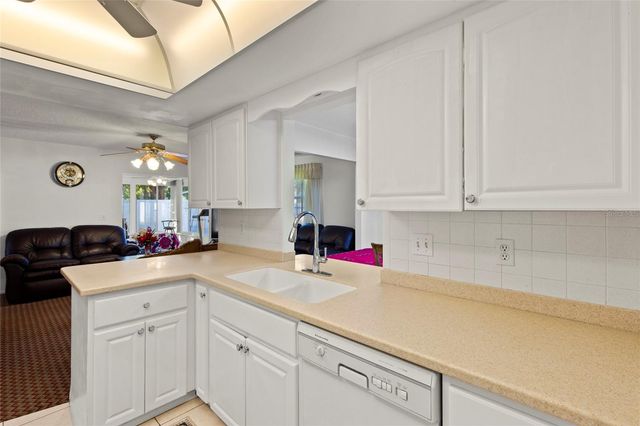 2804 W 27TH AVE DR, Bradenton, FL 34205