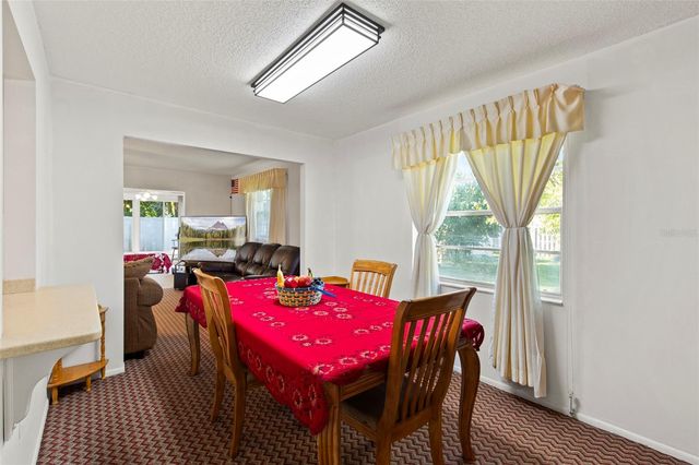 2804 W 27TH AVE DR, Bradenton, FL 34205