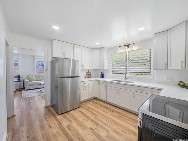 2930 Kolomona Place A, Honolulu, HI 96822