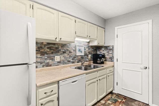 7544 Prairie Road NE, Albuquerque, NM 87109