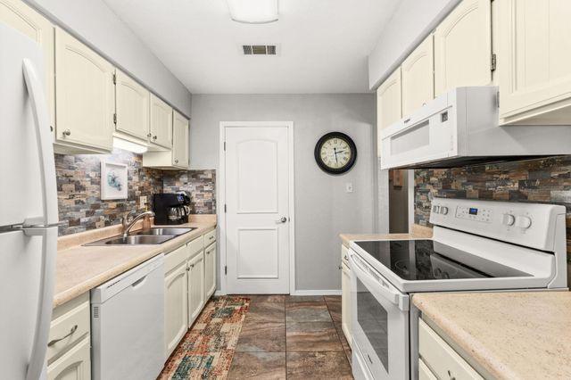 7544 Prairie Road NE, Albuquerque, NM 87109