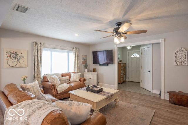 71 W County Road 500 S, Clayton, IN 46118