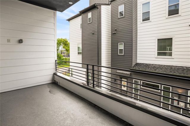3032 Lamar St, Houston, TX 77003
