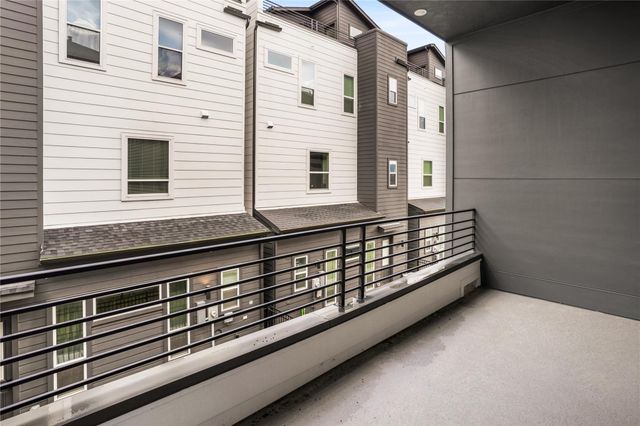 3032 Lamar St, Houston, TX 77003