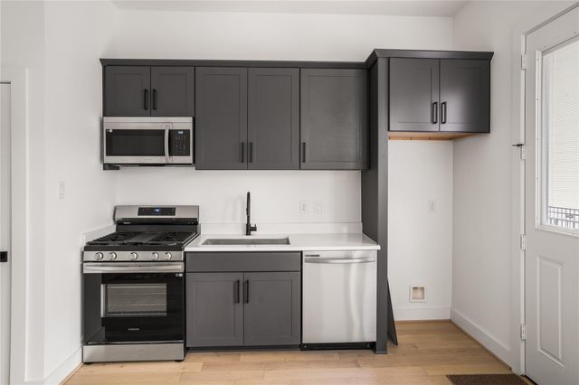 3032 Lamar St, Houston, TX 77003