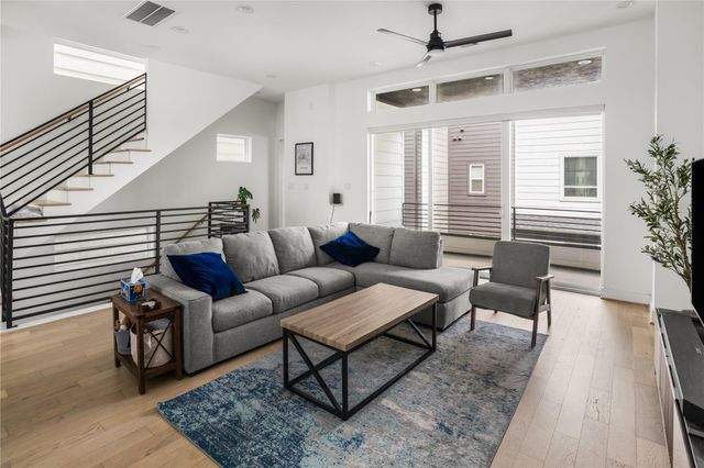 3032 Lamar St, Houston, TX 77003
