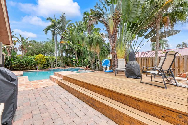 10662 NW 7th Place, Coral Springs, FL 33071
