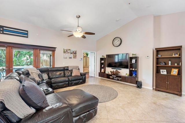 10662 NW 7th Place, Coral Springs, FL 33071