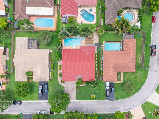 10662 NW 7th Place, Coral Springs, FL 33071