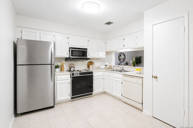 3430 Turtle Village St Apt 101, San Antonio, TX 78230