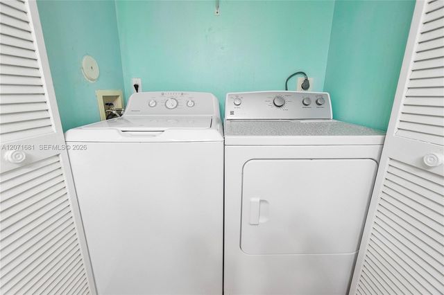 937 NW 104th Way, Coral Springs, FL 33071