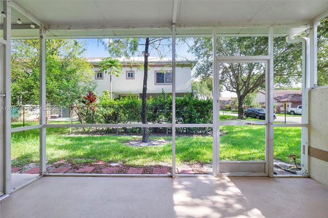937 NW 104th Way, Coral Springs, FL 33071