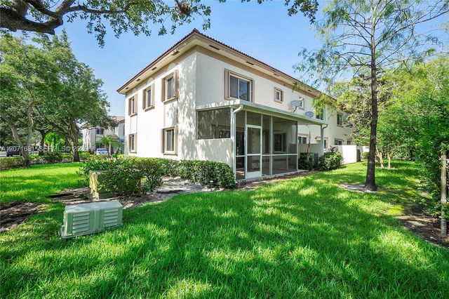 937 NW 104th Way, Coral Springs, FL 33071