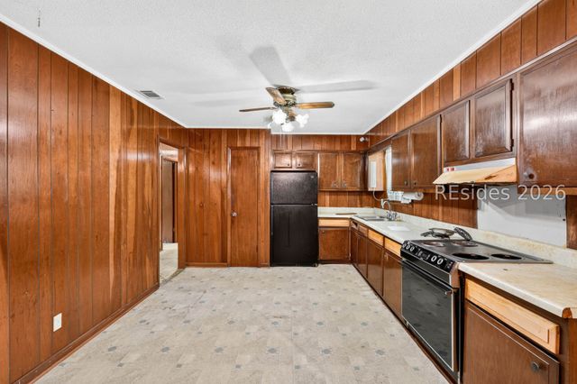 9258 S Jacob Smart Blvd, Ridgeland, SC 29936