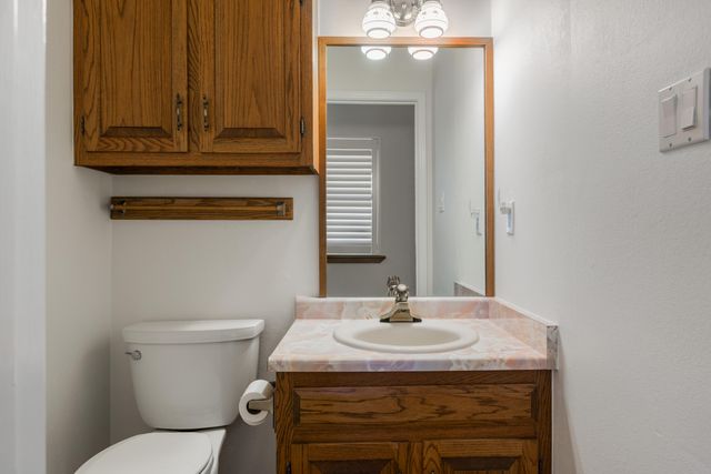 636 Grant Boulevard SW, Los Lunas, NM 87031