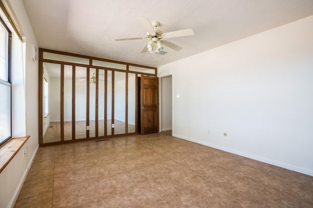 636 Grant Boulevard SW, Los Lunas, NM 87031