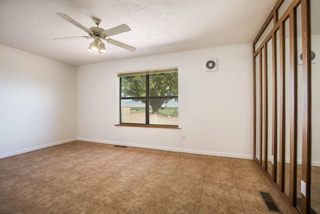 636 Grant Boulevard SW, Los Lunas, NM 87031