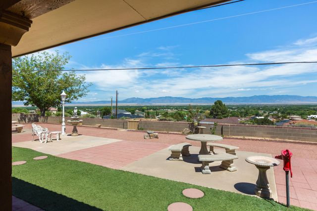636 Grant Boulevard SW, Los Lunas, NM 87031