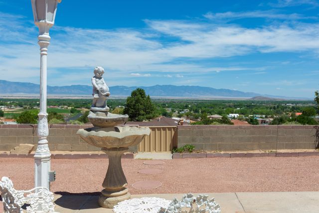 636 Grant Boulevard SW, Los Lunas, NM 87031