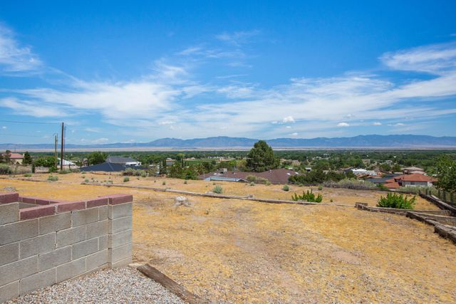 636 Grant Boulevard SW, Los Lunas, NM 87031