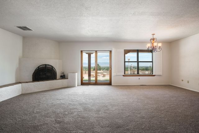 636 Grant Boulevard SW, Los Lunas, NM 87031