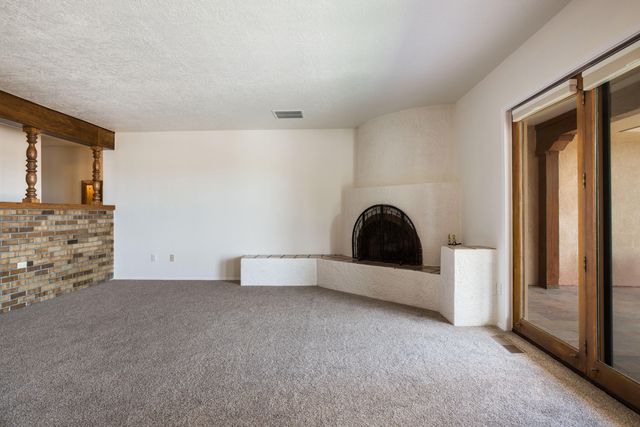 636 Grant Boulevard SW, Los Lunas, NM 87031