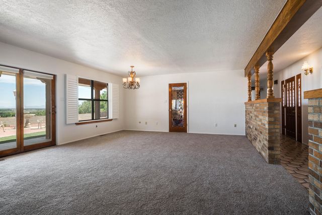 636 Grant Boulevard SW, Los Lunas, NM 87031