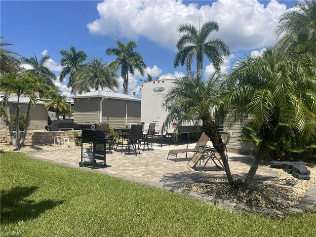 5250 Cypress Trail Resort CIR, Fort Myers, FL 33905